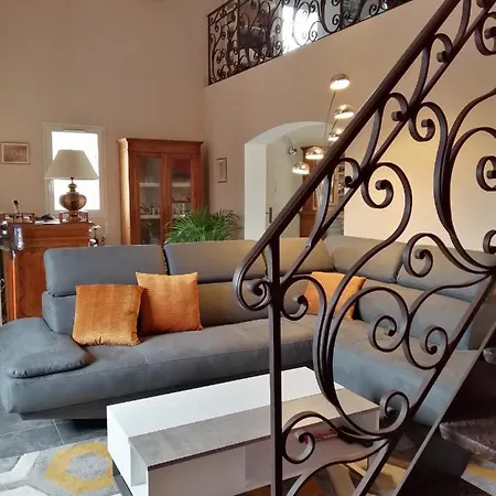Villa Spacieuse Familiale Avec Piscine -8 Couchages Beaucaire (Gard)