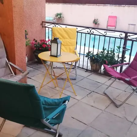 Villa Spacieuse Familiale Avec Piscine -8 Couchages Beaucaire (Gard)