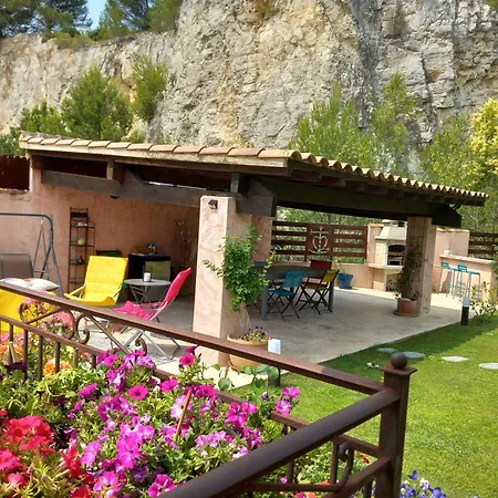 Spacieuse Familiale Avec Piscine -8 Couchages * Beaucaire (Gard)