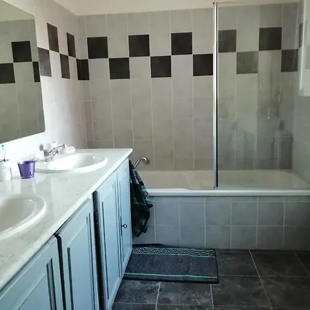 Spacieuse Familiale Avec Piscine -8 Couchages Villa Beaucaire (Gard)