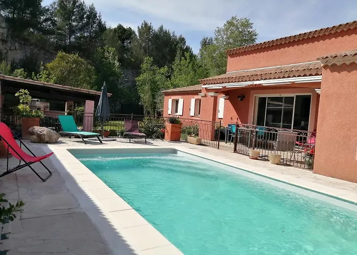 Spacieuse Familiale Avec Piscine -8 Couchages Beaucaire (Gard)