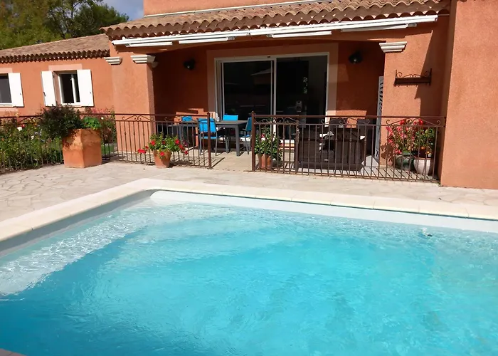 Spacieuse Familiale Avec Piscine -8 Couchages Beaucaire (Gard)